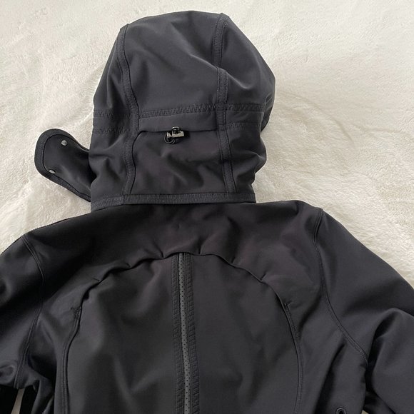 LULULEMON KEEP IT UP BLACK REMOVABLE HOODED RUN JACKET WATER RESISTANT SIZE: 4 - Picture 12 of 16